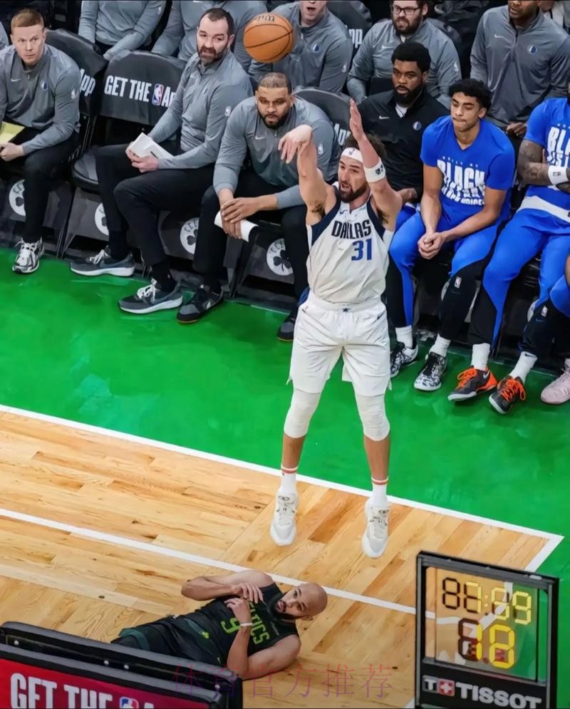 汤普森23分 独行侠主场大胜爵士 汤普森23分 独行侠主场大胜爵士